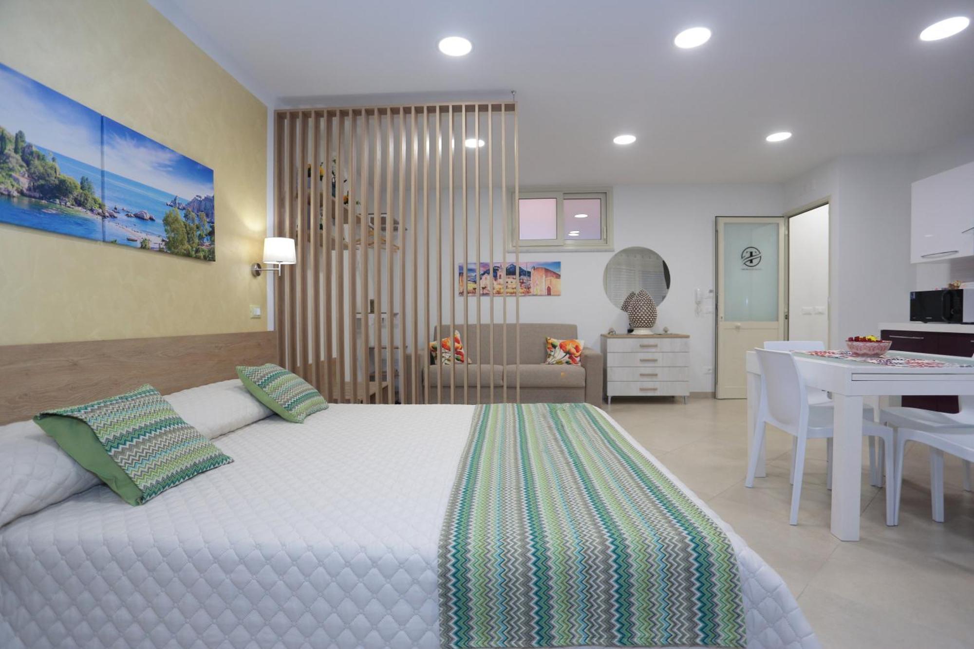Theos Holidays Apartments Giardini Naxos Exterior photo