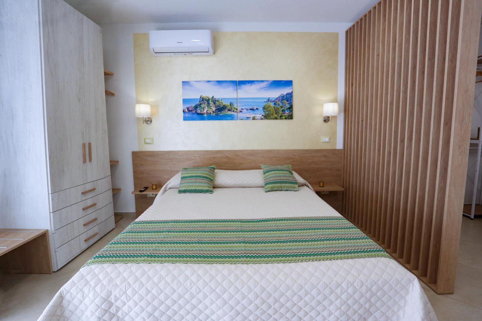 Theos Holidays Apartments Giardini Naxos Exterior photo