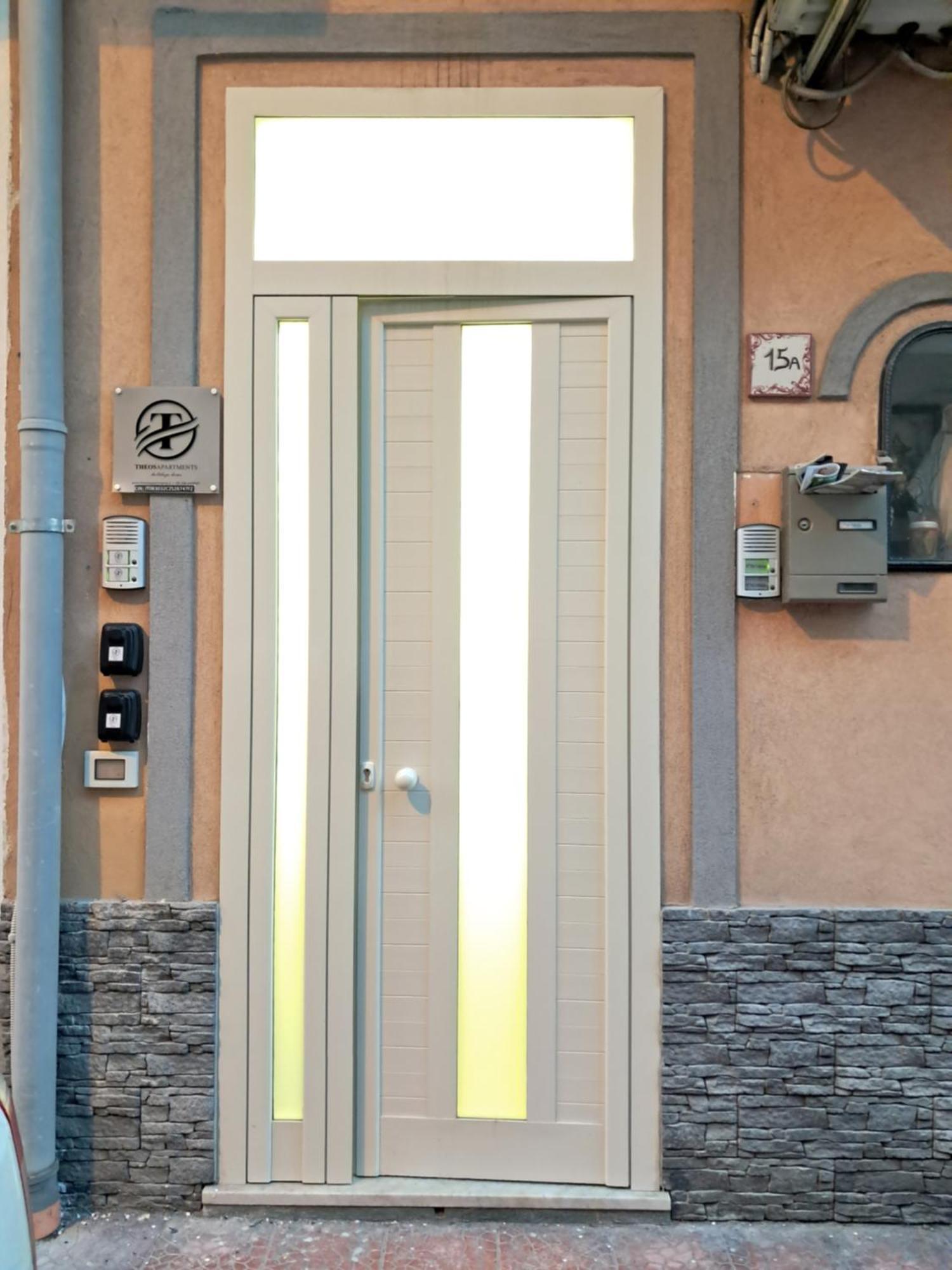 Theos Holidays Apartments Giardini Naxos Exterior photo
